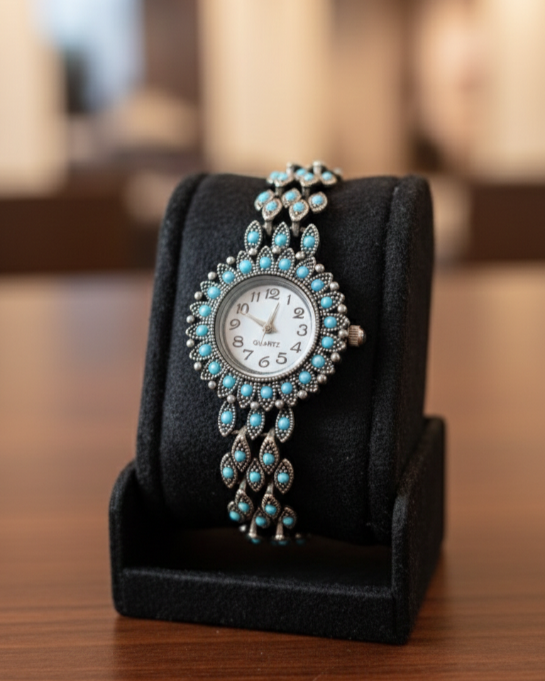 ساعت زنانه فیروزه‌کوب با قاب نگین فیروزه‌ای