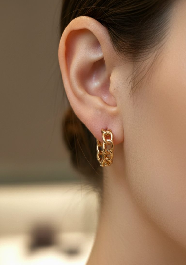 گوشواره حلقه‌ای ژوپینگ طرح زنجیر کارتیر طلایی براق